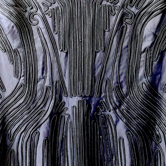 Anne Klein shift dress sleeveless v neck navy with silk corded embroidery trim - Picture 2 of 5